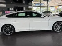 Gebraucht Audi A5 Sportback S-Line 163 PS (119 kW) 2022 Weiß Kleinwagen
