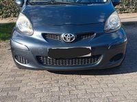 Gebraucht Toyota Aygo 68 PS (50 kW) 2009 Grau Kleinwagen