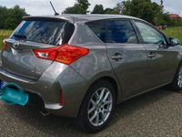 Gebraucht Toyota Auris Edition 132 PS (97 kW) 2015 Silber Limousine