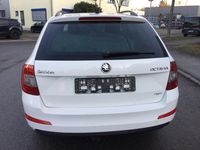 Gebraucht Skoda Octavia Ambition 110 PS (80 kW) 2017 Weiß Kombi