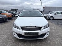 Gebraucht Peugeot 308 Active 125 PS (91 kW) 2014 Weiß Limousine