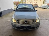 Gebraucht Mercedes B200 136 PS (100 kW) 2006 Blau Van / Kleinbus