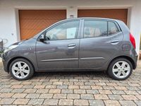 Gebraucht Hyundai i10 69 PS (50 kW) 2013 Grau Kleinwagen