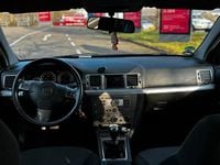 Second-hand Opel Vectra 122 CP (89 kW) 2005 Negru Break