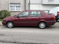 Gebraucht VW Vento 75 PS (55 kW) 1995 Rot Limousine
