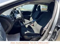 Gebraucht Volvo V40 Kinetic 120 PS (88 kW) 2017 Grau Limousine