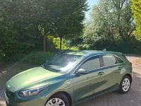 Usado Kia Ceed Vision 140 CV (102 kW) 2024 Verde Utilitario