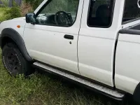 Gebraucht Nissan Navara 133 PS (97 kW) 2003 Weiß Pickup