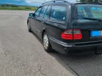 Gebraucht Mercedes E240 Avantgarde 170 PS (125 kW) 2002 Schwarz Kombi