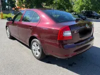 Gebraucht Skoda Octavia 140 PS (102 kW) 2012 Rot Limousine