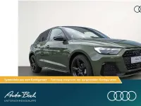 Neu Audi A1 Advanced Plus 95 PS (69 kW) 2026 Distriktgrün metallic mythossc SUV
