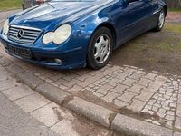 Gebraucht Mercedes C220 140 PS (102 kW) 2002 Blau Kleinwagen