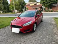 Gebraucht Ford Focus Titanium 101 PS (74 kW) 2017 Rot Limousine
