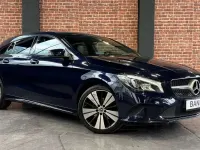 Gebraucht Mercedes CLA220 177 PS (130 kW) 2017 Blau Limousine