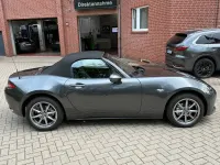 Neu Mazda MX5 Exclusive-Line 132 PS (97 kW) 2025 Machine grey Cabrio
