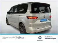Gebraucht VW Multivan Life 150 PS (110 kW) 2024 Reflexsilber metallic Van / Kleinbus