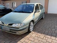 Gebraucht Renault Mégane 90 PS (66 kW) 1998 Grün Limousine