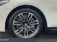 Gebraucht BMW i5 Comfort Edition 250 kW (340 PS) 2024 Alpinweiß uni Kombi