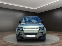Gebraucht Land Rover Defender SE Dynamic 300 PS (220 kW) 2025 Pangea green SUV