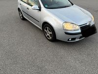 Gebraucht VW Golf V 74 PS (54 kW) 2005 Silber Kleinwagen