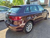 Używany Audi A3 Ambiente 150 KM (110 kW) 2013 Czerwony Sedan/Limuzyna