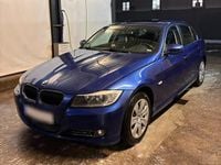 Gebraucht BMW 318 143 PS (105 kW) 2010 Blau Limousine