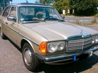 Gebraucht Mercedes 200 109 PS (80 kW) 1982 Grün Limousine