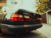 Gebraucht Mercedes E260 160 PS (117 kW) 1989 Schwarz Limousine