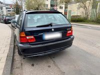 Gebraucht BMW 320 150 PS (110 kW) 2004 Blau Kombi