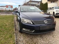 Gebraucht VW Passat 122 PS (89 kW) 2012 Blau Kombi