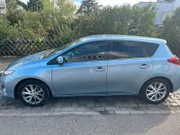 Gebraucht Toyota Auris Edition 132 PS (97 kW) 2013 Blau Kombi