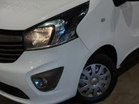 Gebraucht Opel Vivaro 120 PS (88 kW) 2014 Weiß Van / Kleinbus