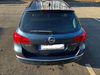 Gebraucht Opel Astra 140 PS (102 kW) 2014 Blau Kombi