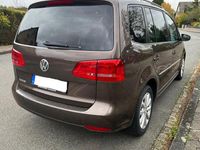 Gebraucht VW Touran Trendline 140 PS (102 kW) 2012 Braun Van / Kleinbus