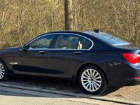 Gebraucht BMW 740 326 PS (239 kW) 2009 Blau Limousine