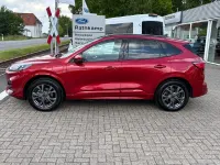 Gebraucht Ford Kuga ST-Line 152 PS (111 kW) 2023 Lucidrot metallic SUV