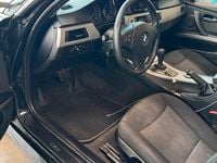 Second-hand BMW 325 197 CP (144 kW) 2008 Negru Berlinǎ