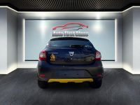 Gebraucht Dacia Sandero Stepway 90 PS (66 kW) 2014 Schwarz Kleinwagen