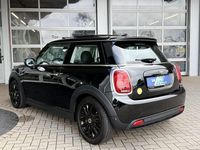 Gebraucht Mini Cooper SE Classic 135 kW (184 PS) 2023 Schwarz Kleinwagen