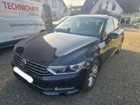 Gebraucht VW Passat 120 PS (88 kW) 2019 Schwarz Limousine