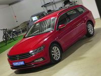 Gebraucht VW Passat Business 122 PS (89 kW) 2023 Tornado red Kombi