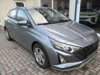Neu Hyundai i20 79 PS (58 kW) 2025 Blau Limousine