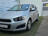 Gebraucht Chevrolet Aveo LT 101 PS (74 kW) 2012 Silber Kleinwagen