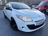 Gebraucht Renault Mégane 101 PS (74 kW) 2013 Weiß Limousine