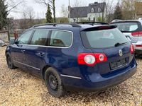 Gebraucht VW Passat 140 PS (102 kW) 2009 Blau Kombi