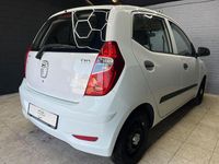 Gebraucht Hyundai i10 69 PS (50 kW) 2011 Weiß Kleinwagen