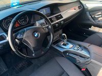 Gebraucht BMW 525 197 PS (144 kW) 2008 Schwarz Kombi