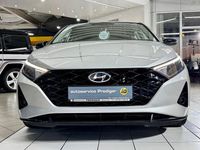 Gebraucht Hyundai i20 Intro Edition 101 PS (74 kW) 2022 Silber Kleinwagen