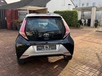 Gebraucht Toyota Aygo 69 PS (50 kW) 2018 Schwarz Kleinwagen