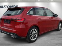 Gebraucht Mercedes B200 163 PS (119 kW) 2019 Rot Van / Kleinbus